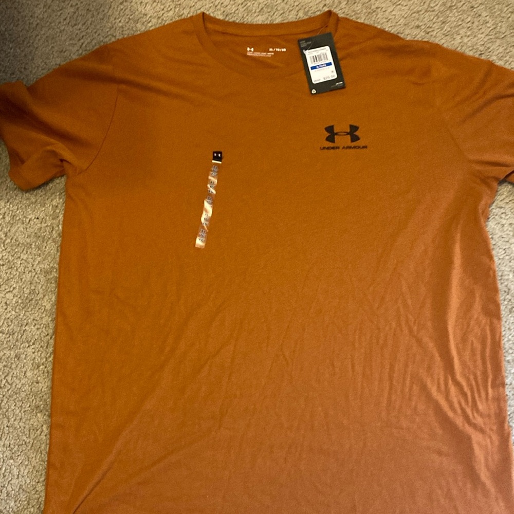 Under Armour XL Tshirt